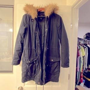 Forever 21 navy puffer coat S knee length with faux fur hood